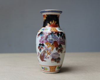 Vintage Oriental Chinese Vase Flower Design Made In China Chinese porcelain Vase China Decor Flower Vase