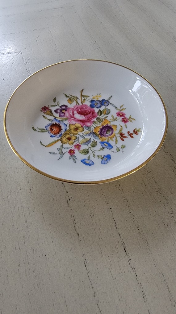 Avon 1982 Holiday Trinket dish