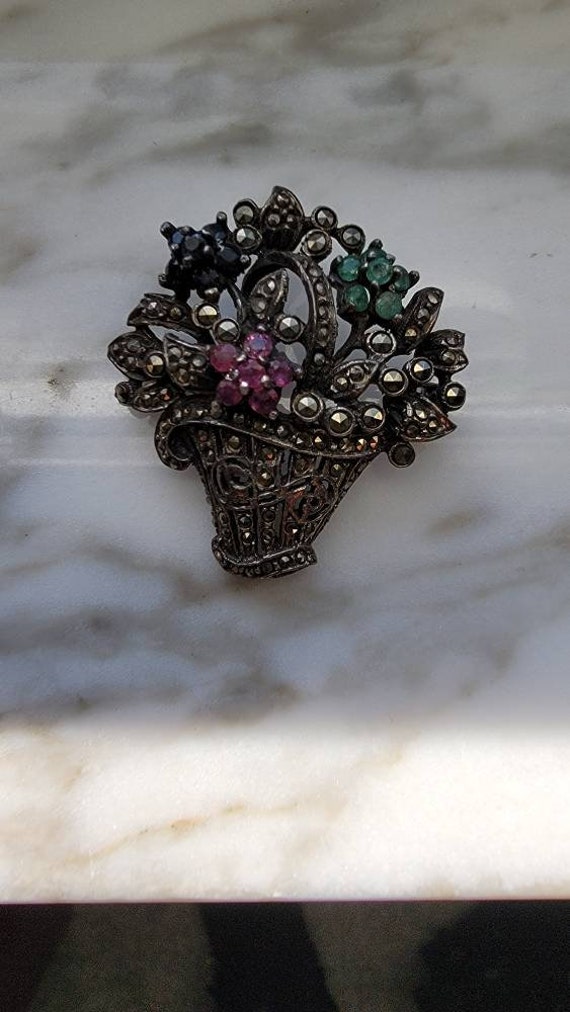 Basket brooch or pendant