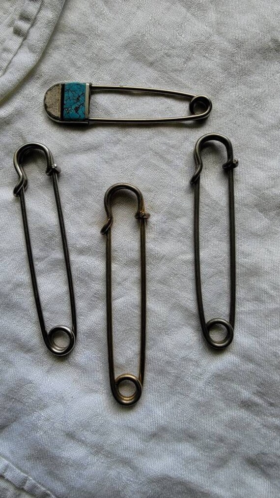 Assorted Vintage Pins - image 1