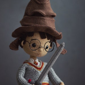 Patrón amigurumi famoso niño mago muñeco crochet, juguete pdf Tutorial inglés español imagen 5