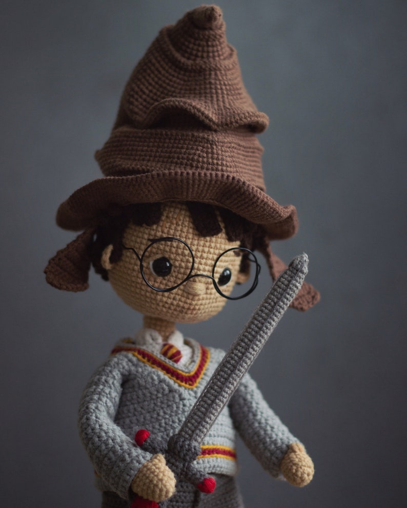 Patrón amigurumi famoso niño mago muñeco crochet, juguete pdf Tutorial inglés español imagen 5