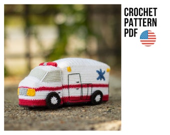 Amigurumi ambulance crochet pattern, pdf tutorial in English and Spanish