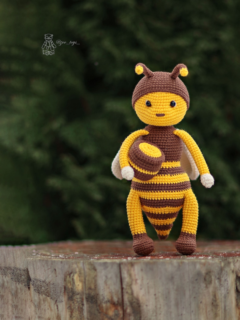 Crochet bee pattern. Amigurumi bee. Funny mini crochet bee image 3