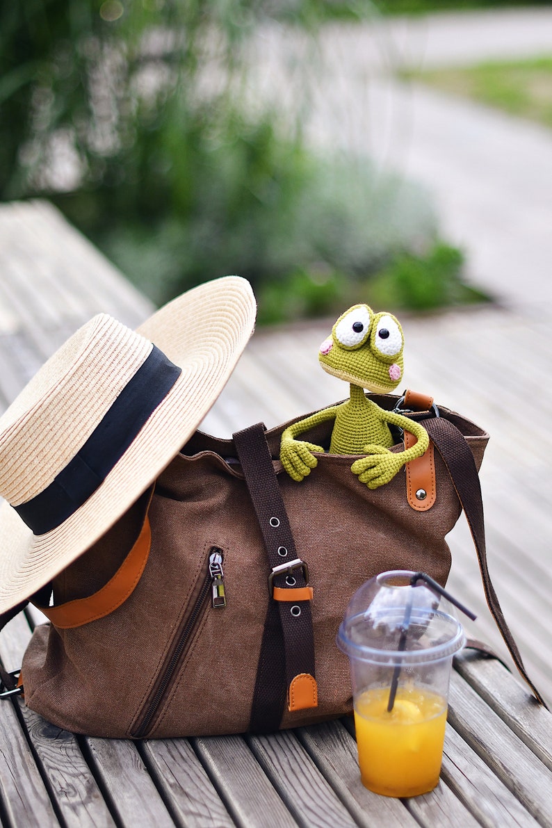 Amigurumi cute summer frog on vacation, PDF ENGLISH Spanish German crochet animal pattern image 6