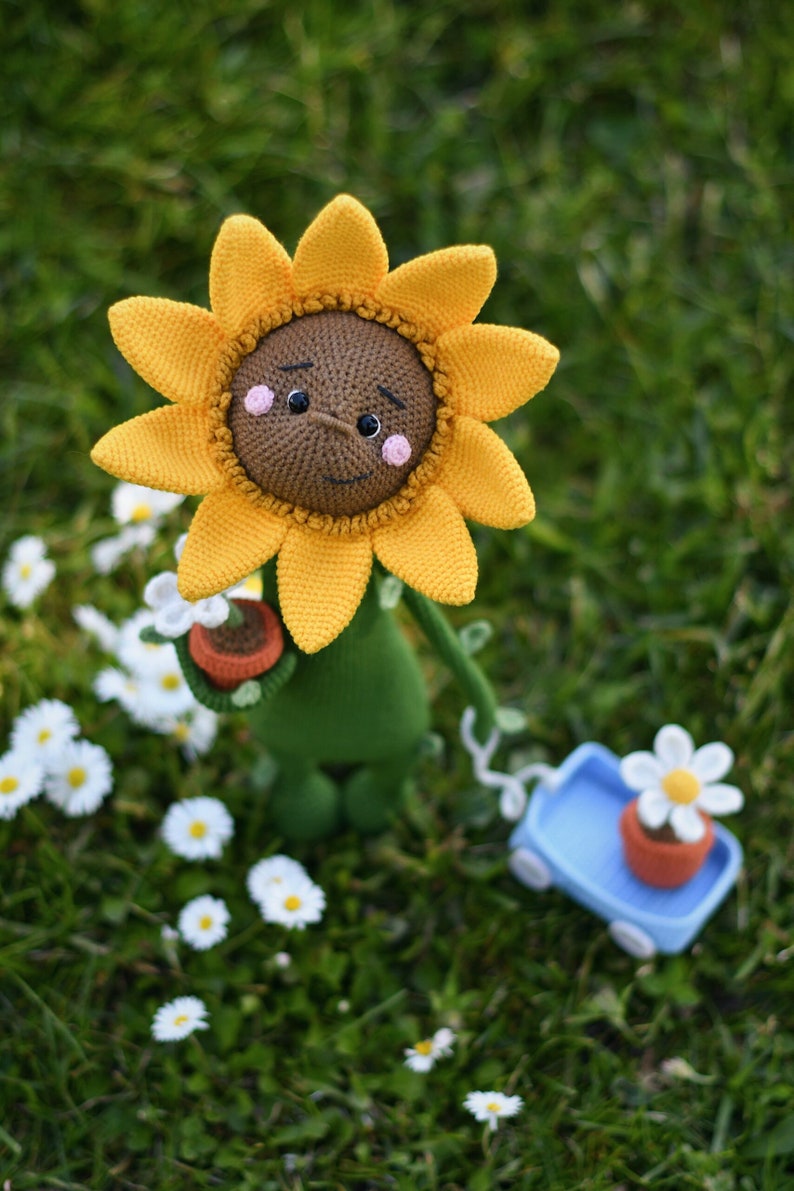 Amigurumi cute smiling sunflower, PDF ENGLISH SPANISH crochet pattern image 4