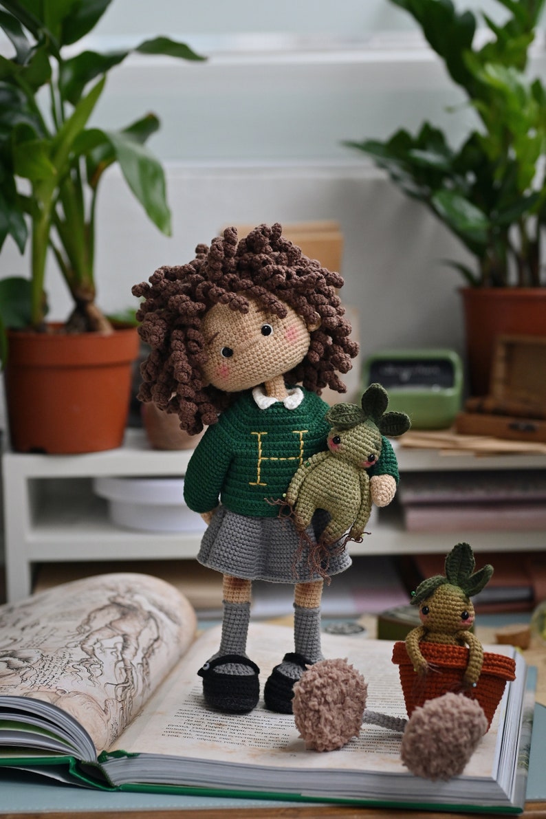 The smartest little curly witch, cute amigurumi crochet girl toy, PDF ENGLISH SPANISH pattern zdjęcie 6