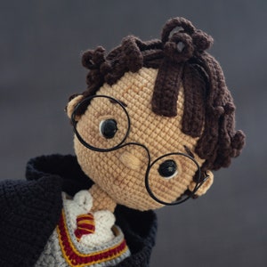 Patrón amigurumi famoso niño mago muñeco crochet, juguete pdf Tutorial inglés español imagen 2