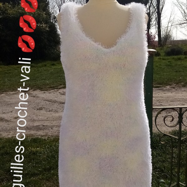 Robe femme réversible decolletée dos ou devant tricoté mains en laine eyelash fur et mohair knit dress fur mohair taille 42