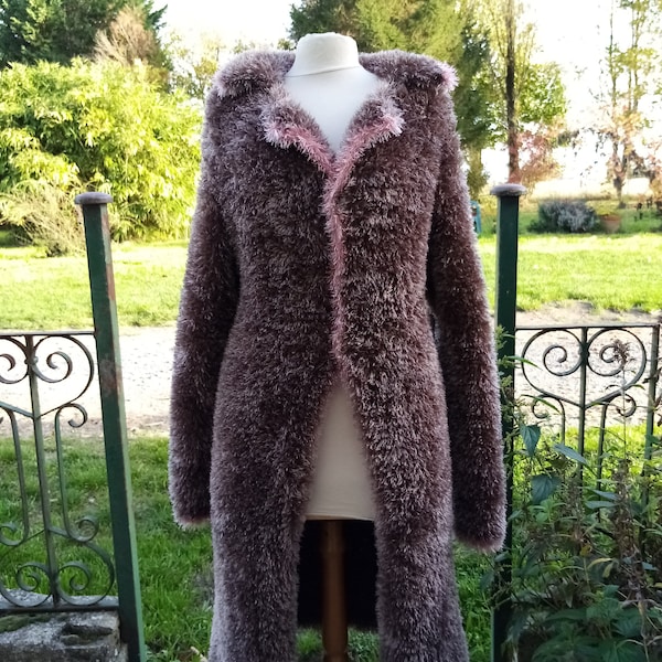 Manteau femme vintage tricoté mains en laine eyelash fur marron knit coat brown knitvintage