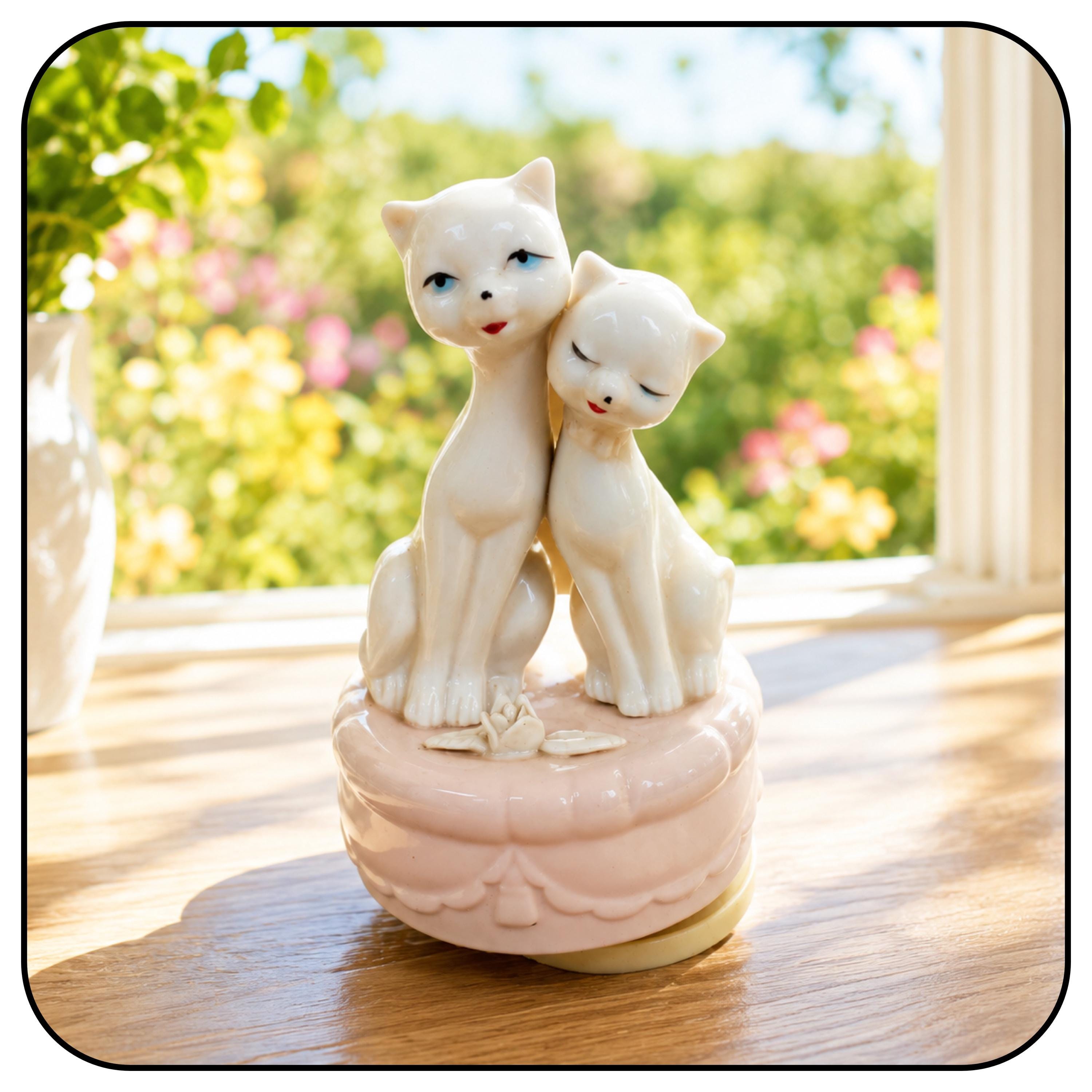 Vintage, White Porcelain, White Cat, Couple, Music Box, Play's