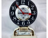 Vintage Newgate Old Time Looking Mantel Clock, Newgate Clock Company Everlife Dry Cell Battery Clock, Newgate Quartz Tabletop Resin Clock
