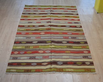 Vintage kilim rug. Handcraft vintage rug. Turkish kilim rug. Free shipping. 8.1 x 4.6 feet.