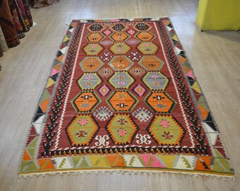 Vintage Turkish Kilim Rug: Handwoven Wool, Colorful Sivas Design (9.7 x 5.4 ft)