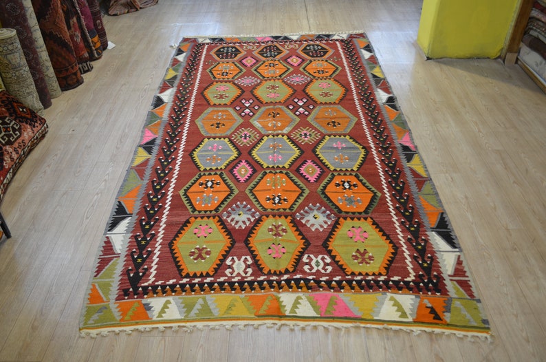 Vintage kilim rug. Turkish kilim rug. Turkish vintage kilim. Livingroom kilim. Colourful kilim. Free shipping. 9.7 x 5.4 feet. image 1
