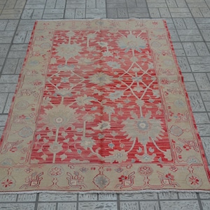 Turkish kilim rug. Vintage rug. Turkish rug. Vintage kilim. Turkish handmade carpet. Free shipping. 5.6 x 3.8 feet.