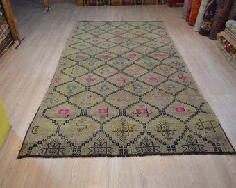 Turkish kilim rug. Vintage kilim. Vintage kilim rug. Turkish vintage rug. Kilim. Kilims. Kilim rug. Free shipping. 10.4 x 5.5 feet.