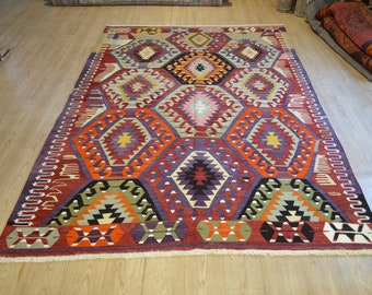 Colorful kilim rug. Turkish kilim. Turkish kilim. Vintage kilim. Vintage rug. Large kilim rug. Free shipping. 9.3 x 5.10 feet.