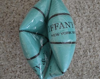 Balón de baloncesto de tamaño reglamentario Tiffany & Co., color azul Tiffany, artículo de colección deportivo de lujo, raro y exclusivo.