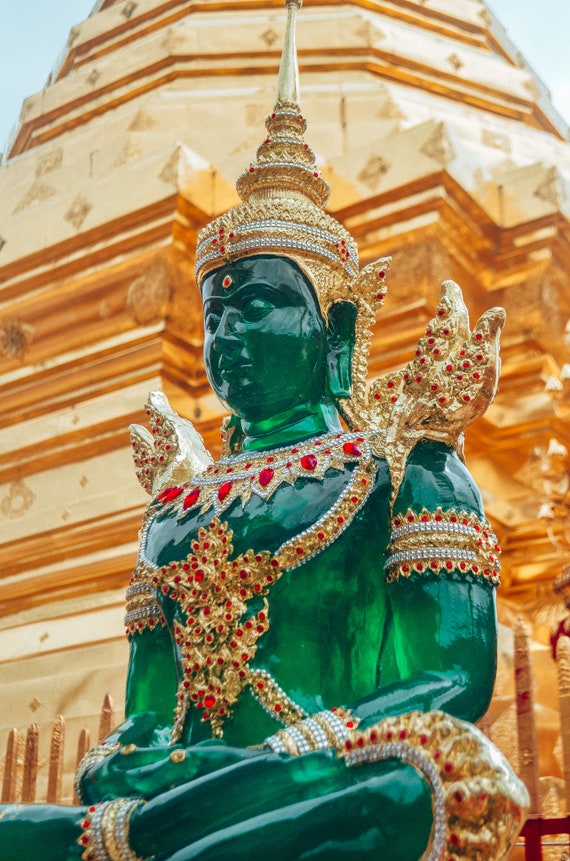 金？とエメラルド？で出来た小さなBuddha タイ王国で購入 Amazon | タイジュエリー お守り エメラルド ブッダ パワフル 富