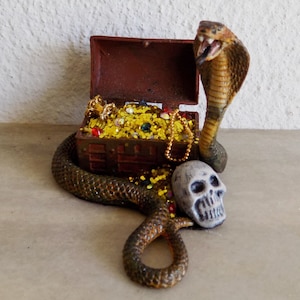Dollhouse Miniature Chest with Treasures and Cobra Snake, Pirate&#39;s Treasure Chest,  1:12 scale, Dollhouse Accessories, Scale one inch