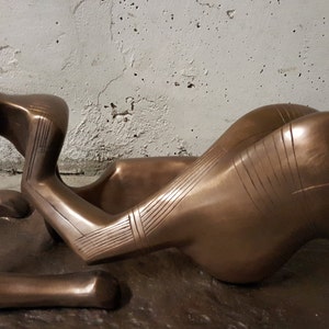 Bronze Skulptur signiert Henry Moore Liegende Figur: Festival