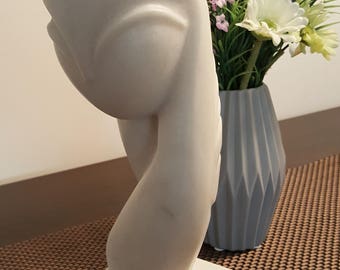 Sculpture en marbre « Miss Pogany » C. Brancusi Figurine de base en marbre Figure