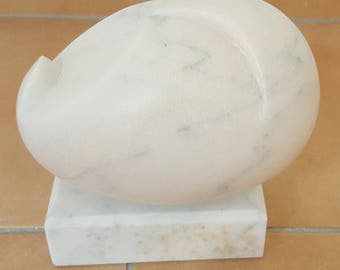 Sculpture en marbre « Le premier cri » C. Brancusi Figurine de base en marbre Figure