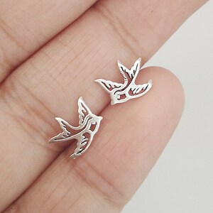 Swallow stud earrings - 925 Sterling Silver - little Bird stud earrings - bird post earrings - Cartilage Earrings - Animal Stud Earrings