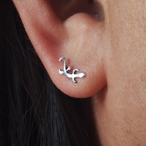 Tiny Lizard Stud Earrings - 925 Sterling Silver - Small Gecko Earrings - Animal Earrings - Amphibian Earrings - Cartilage Helix Earrings