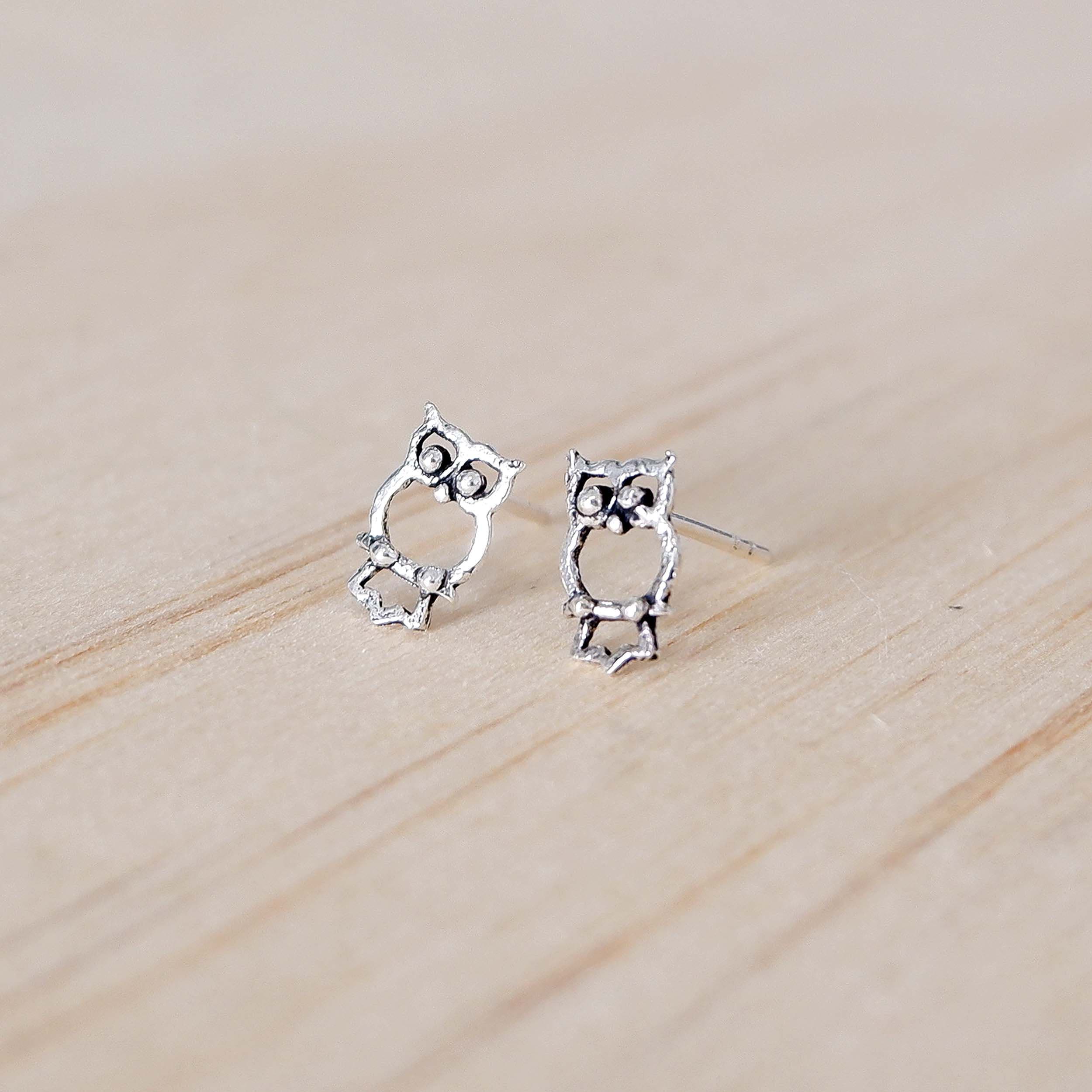 Tiny Owl stud earrings - 925 Sterling Silver - Animal stud earrings, Cute animal post earrings - Car