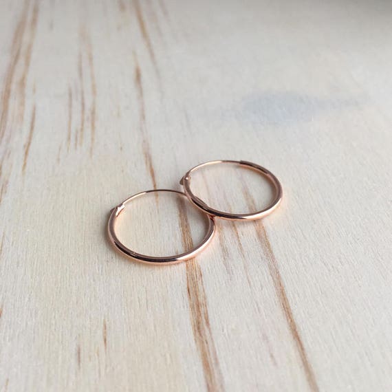 HONEYBEE HOOP & CHARM EARRINGS - GOLD - IRI ROSE