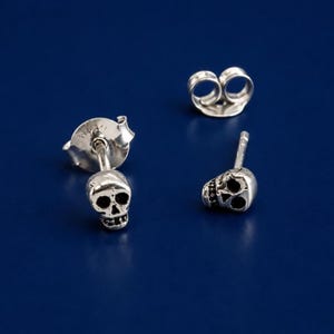 Tiny skull stud earrings - 925 sterling silver - skeleton post earrings - skull jewelry - steampunk earrings - cartilage helix stud earrings