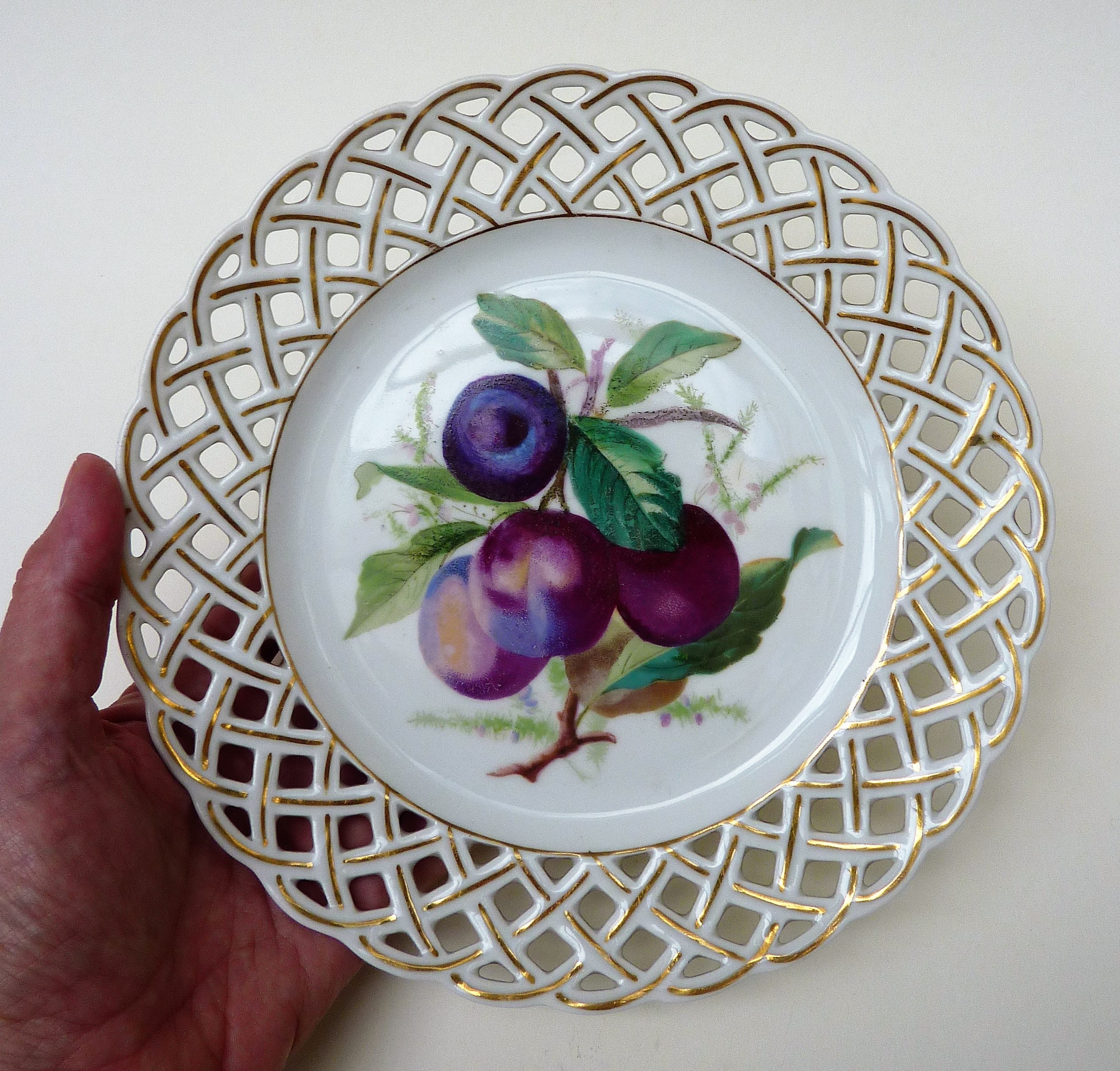 ジッツェンドルフ　フルーツプレート　アンティーク Antique Dresden Style Porcelain Fruit Plates - Etsy