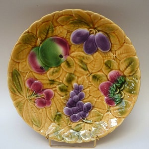 Sarreguemines barbotine fruit pastry plate