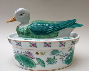 Chinese Famille Rose porcelain duck tureen