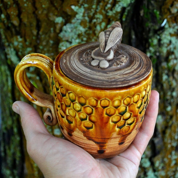 Pottery Mug With Lid, Bee Pottery Honeycomb, Bee Decor, Gift Mug For Mom, Animal Mug,  Fine Art Ceramics, Best Friend Gift, Birthday Gift