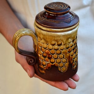 Handmade Pottery Coffee Mug, Honeycomb Pottery Cup, Honey Pottery, Honey Decor Pottery Mug, Best Friend Birthday Gift, Mom Gift, Coffee Mug image 4