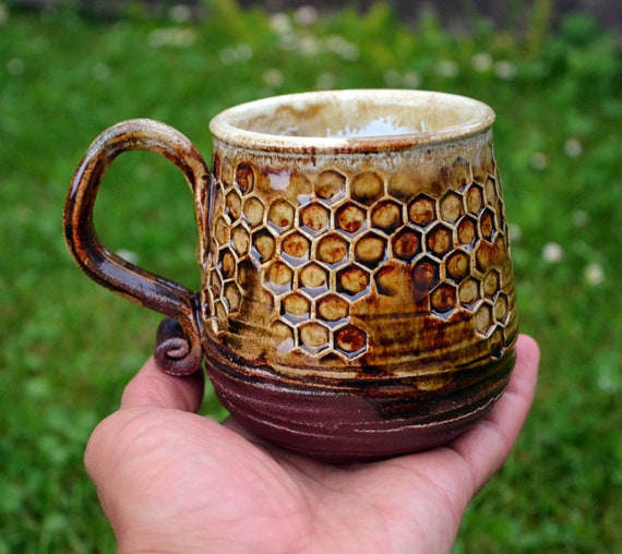 Two's Company Honeycomb Pattern Mug w/Wooden Stirrer