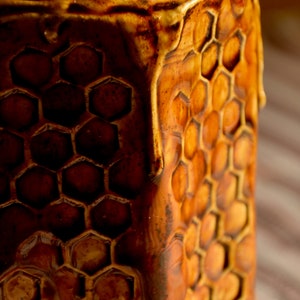 Honey Ceramic Bottle, Ceramic Bottle Handmade, Honeycomb Decor Wine Carafe, Wine Holders, Water Pitcher, Bee Kitchen Decor, Best Friend Gift image 9