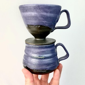 Set da caffè in ceramica viola fatto a mano – Dripper V60 e tazza da 300 ml in gres