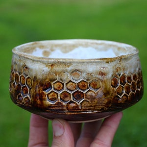 Handmade Ceramic Honey Bowl, Pottery Sugar Bowl, Honey Pot, Pasta Bowl, Snack Bowl, Stoneware Bowl, Honey Bee Decor, Housewarming Gift Idea