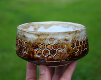 Handmade Ceramic Honey Bowl, Pottery Sugar Bowl, Honey Pot, Pasta Bowl, Snack Bowl, Stoneware Bowl, Honey Bee Decor, Housewarming Gift Idea