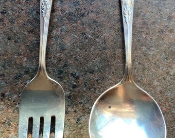 Conjunto vintage de garfo e colher infantil, em estado original.