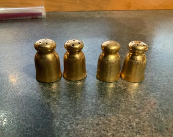 2 pares de saleros y pimenteros con acabado en oro de 32 quilates de Stouffer French