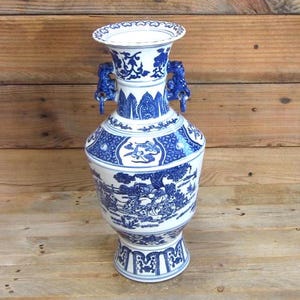 Chinese Blue and White Porcelain Holy Man with Very Long Eyebrows Arhat Ashi Duo