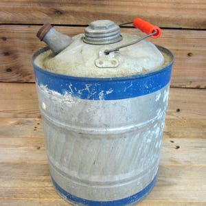 Vintage Oil or Gas Can with Chippy Blue Paint, Rusty Galvanized Garage Gas Can