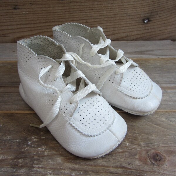 Vintage White Leather Baby Shoes, Vintage Nursery Decor or Photo Prop, Baby Reveal