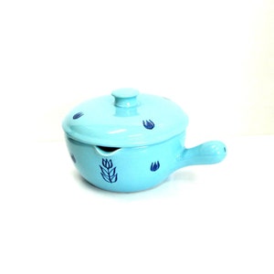 Cronin Pottery Blue Tulip One Quart Casserole with Lid and Handle, Mid Century Kitchenware