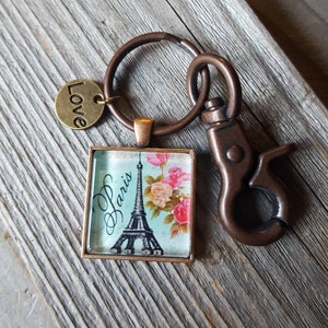 Eiffel Tower Key Chain, Paris Key Chain, Vintage Key Chain, gift for her, Paris Pendant, Eiffel Tower Pendant, Keychain Paris, Eiffel Tower